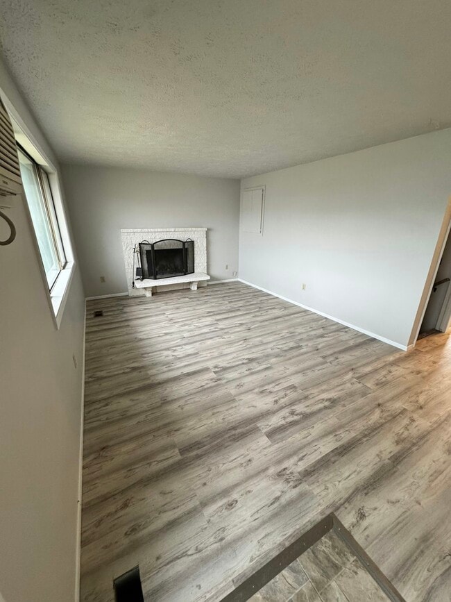 Primary Photo - 228 E Crown Ave