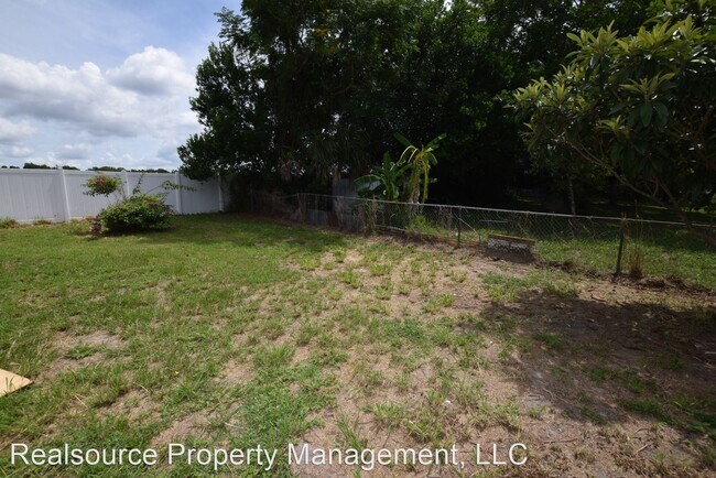 Building Photo - 2 br, 1 bath House - 4943 Pine Hills Road