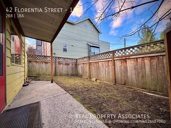 Building Photo - Charming 2-Bedroom, 1-Bath Unit for Rent i...