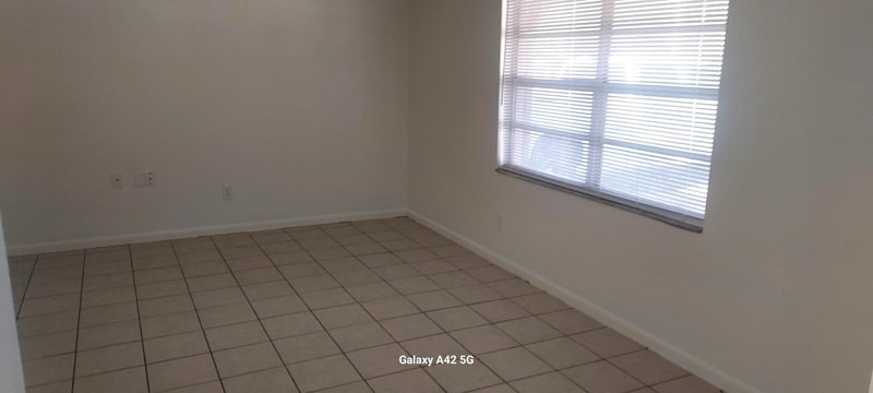 Building Photo - 2039 Woodbridge Ln