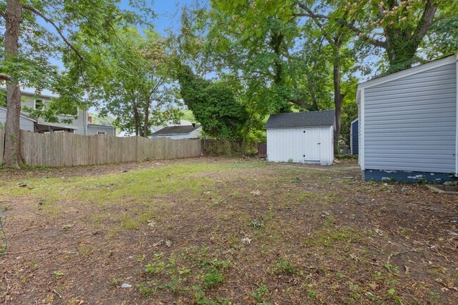 Building Photo - Move In Ready Norfolk Home!!