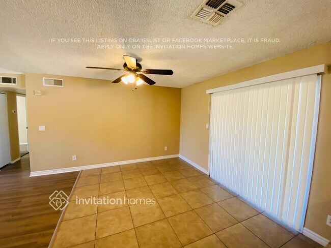 Building Photo - 4712 E Carson Rd