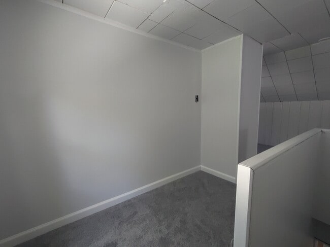 Building Photo - 1035 W 14 Mile Rd