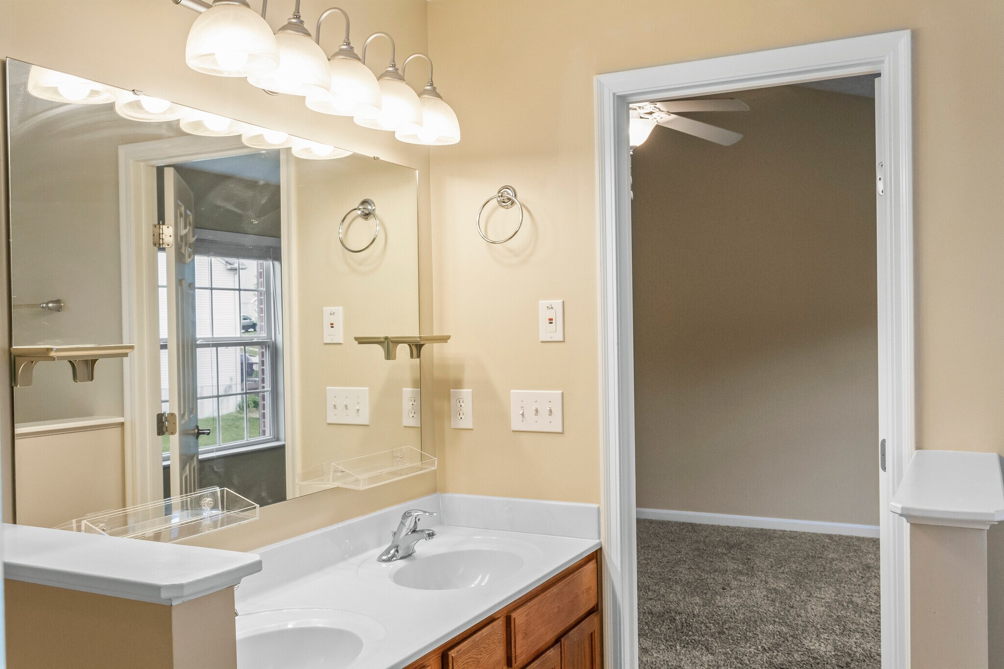 Building Photo - 2748 Pebble Creek Way