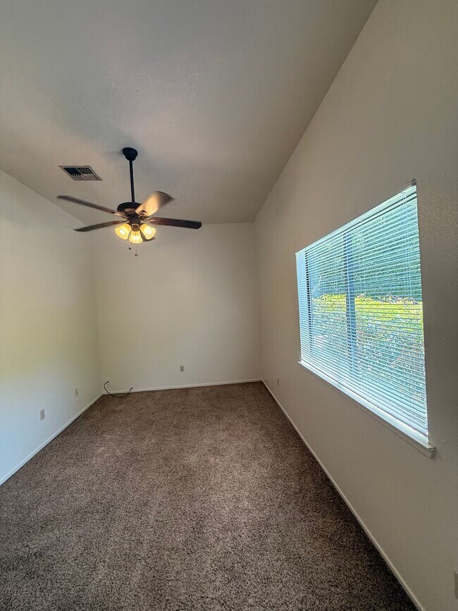 Building Photo - 165 Rio Lindo Ave