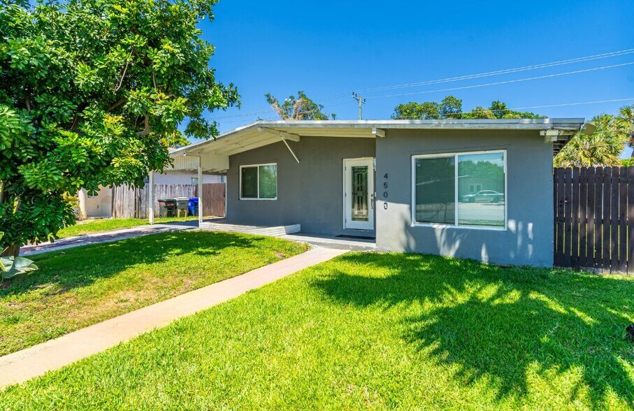 Primary Photo - 4500 NE 18th Ave