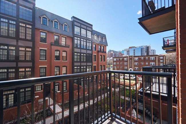 Building Photo - 1610 N Queen St