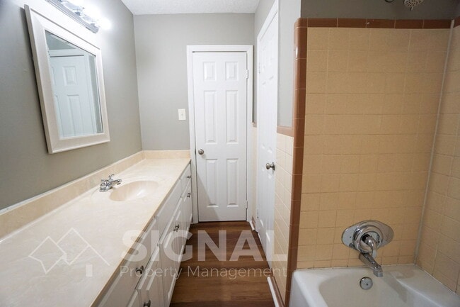 Building Photo - 1644 30th St SW