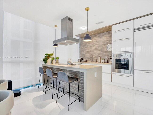 Building Photo - 1100 Biscayne Blvd