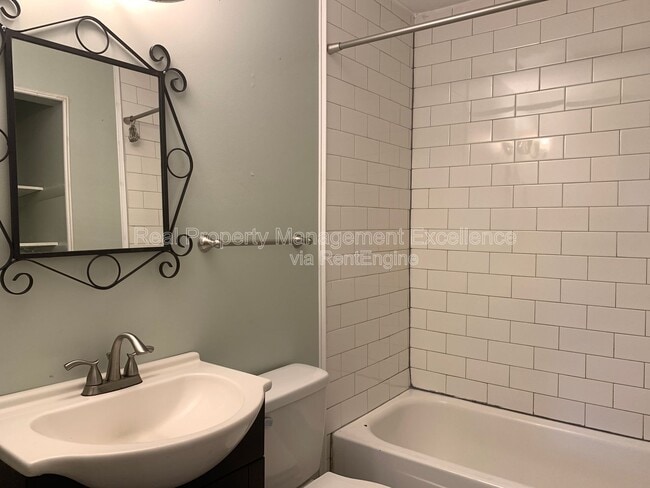 Building Photo - 300 Ln of Sir Lancelot