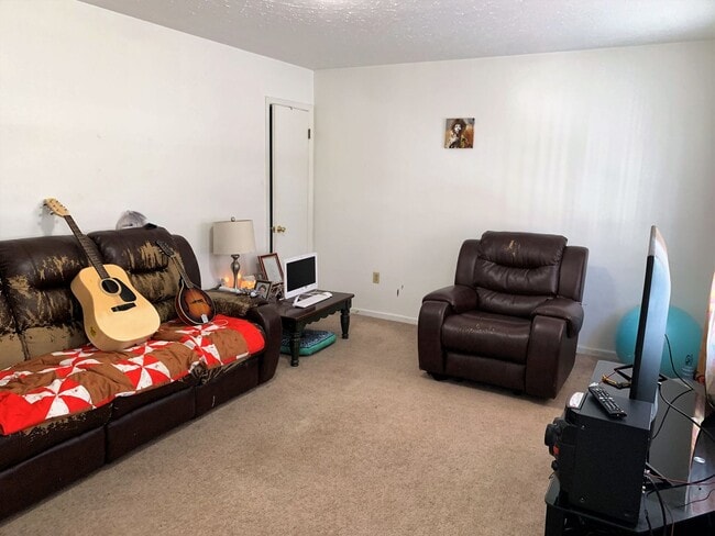 Building Photo - 2 Bed 1 Bath Blacksburg Home
