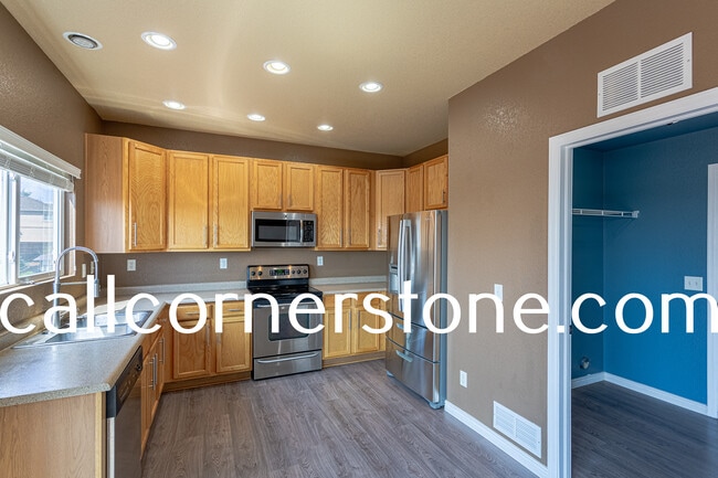 Building Photo - 4394 Crow Creek Dr