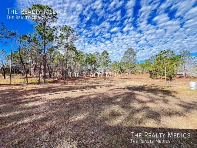 Building Photo - 32 Fir Dr