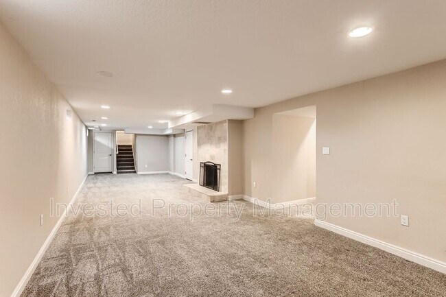 Building Photo - 2471 S Ivanhoe Pl