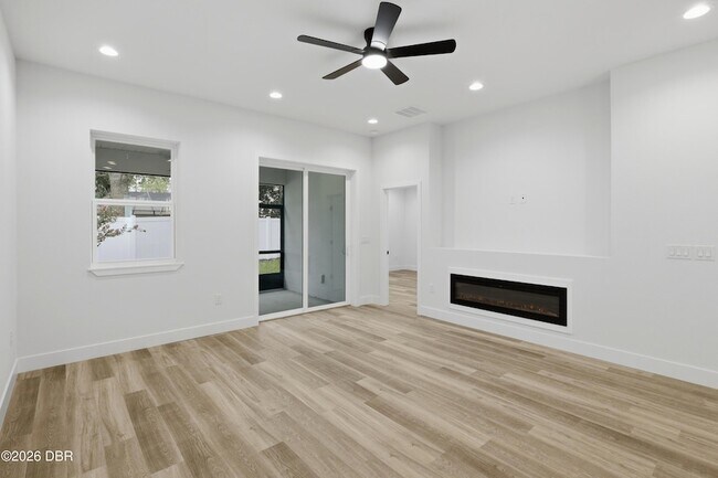 Building Photo - 8 Second Path Unit A