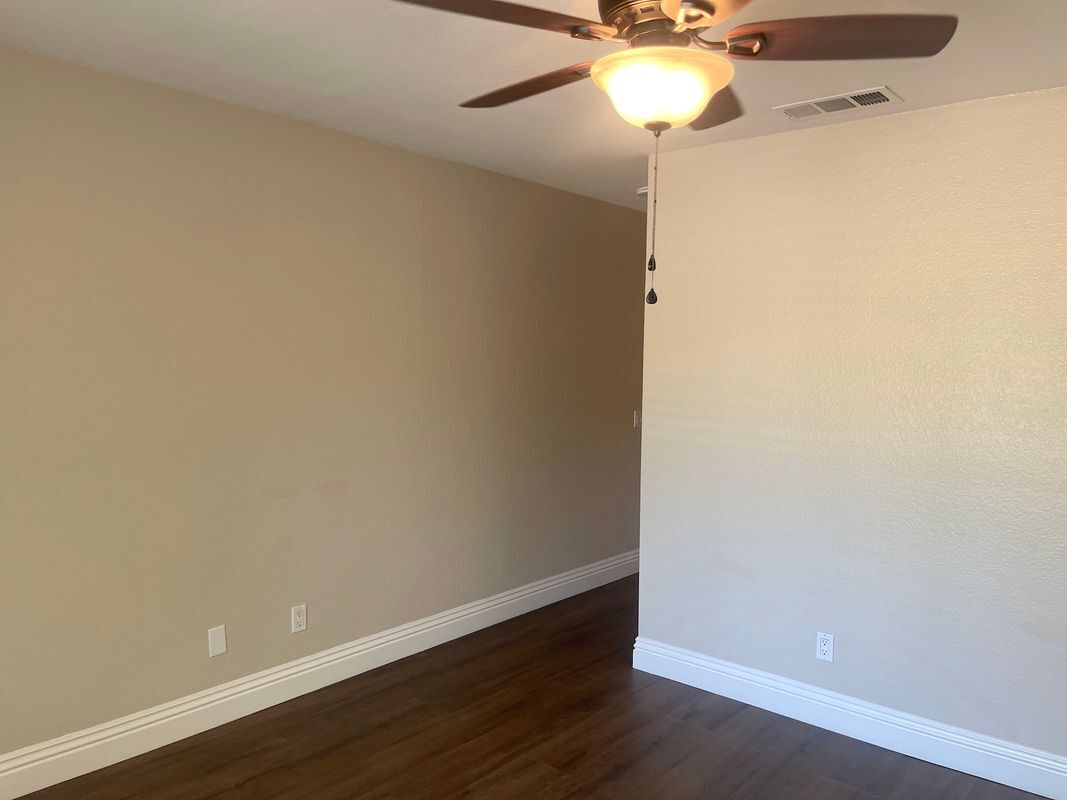 Building Photo - 2400 Del Mar Way