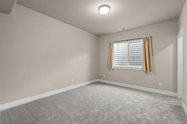 Building Photo - 16353 Cattle Crk Ct