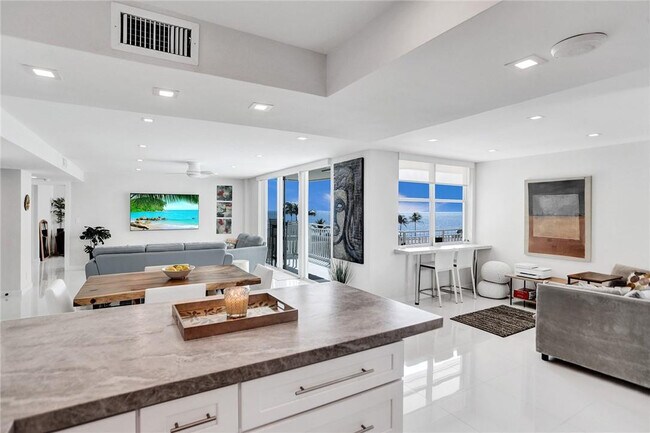 Building Photo - 5200 N Ocean Blvd