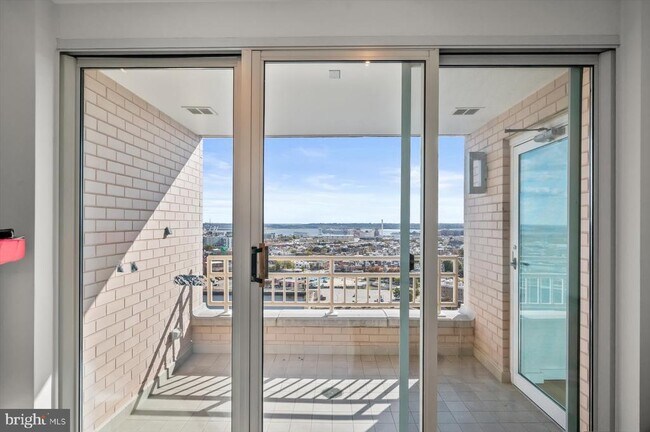 Building Photo - 100 Harborview Dr