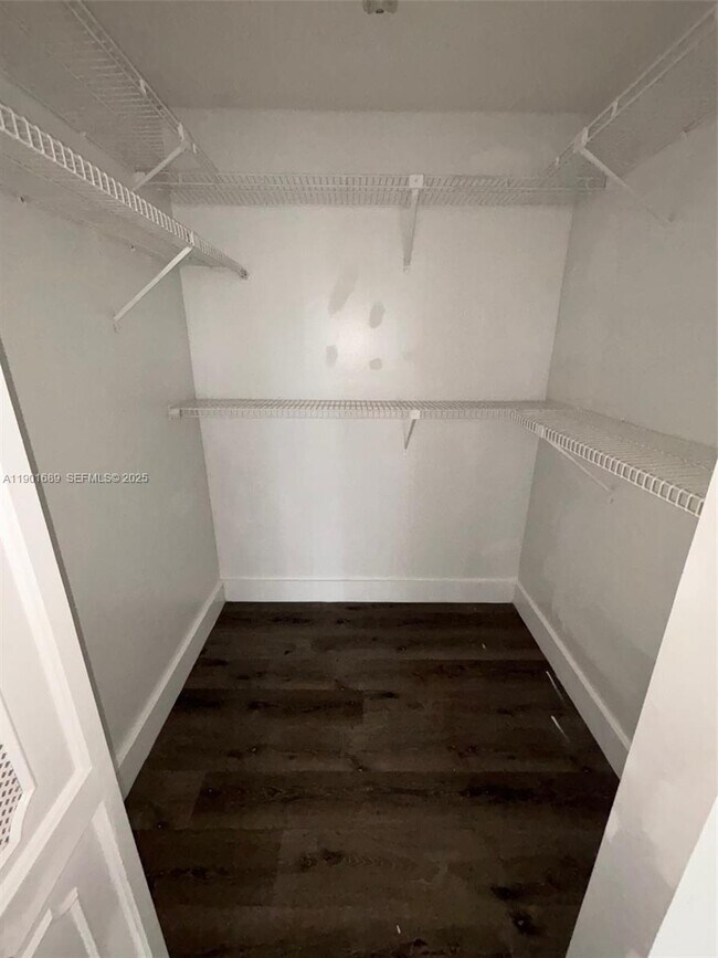 Building Photo - 16919 N Bay Rd