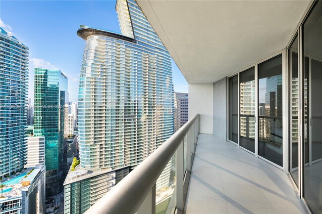 Building Photo - 465 Brickell Ave