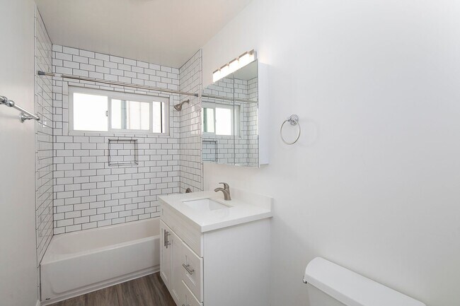 Building Photo - XL Charming 2bd/2ba Apt. in South Park
