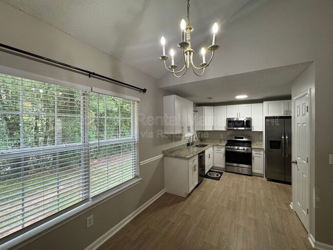 Building Photo - 1618 Village Pl Cir NE
