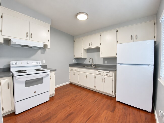 Floorplan - Lone Pine Apartments