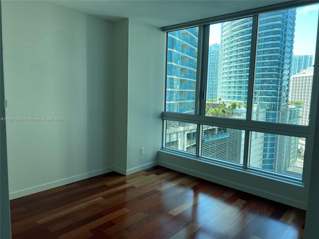 Building Photo - 300 S Biscayne Blvd