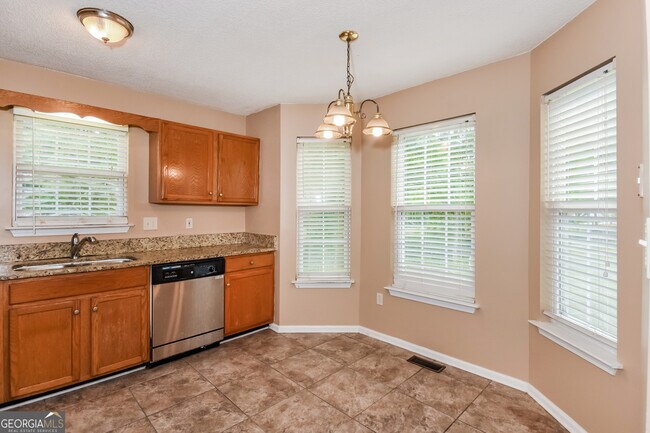 Building Photo - 3385 Slate Dr