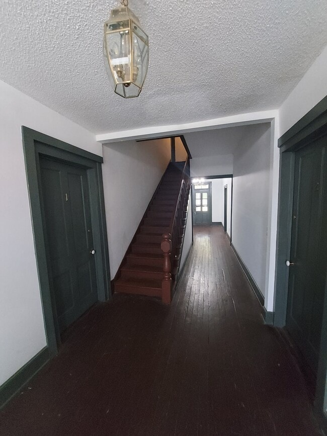 Building Photo - 3805 Lamar St