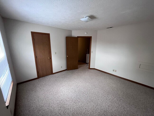 Building Photo - Sycamore Lane Apartments II