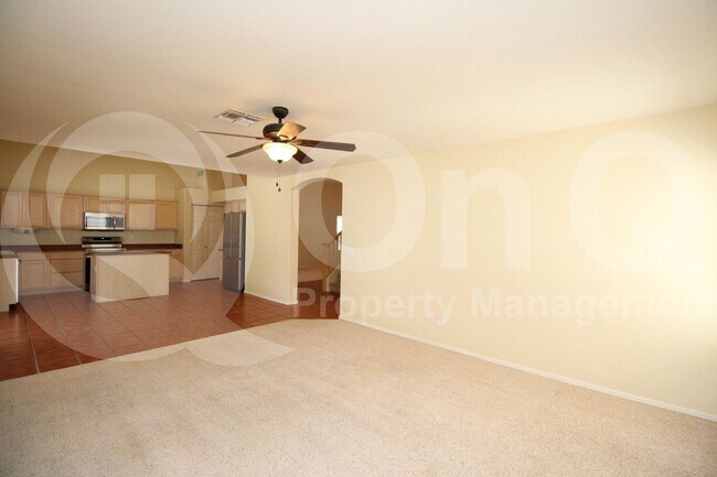 Building Photo - 7460 W Lone Cactus Dr