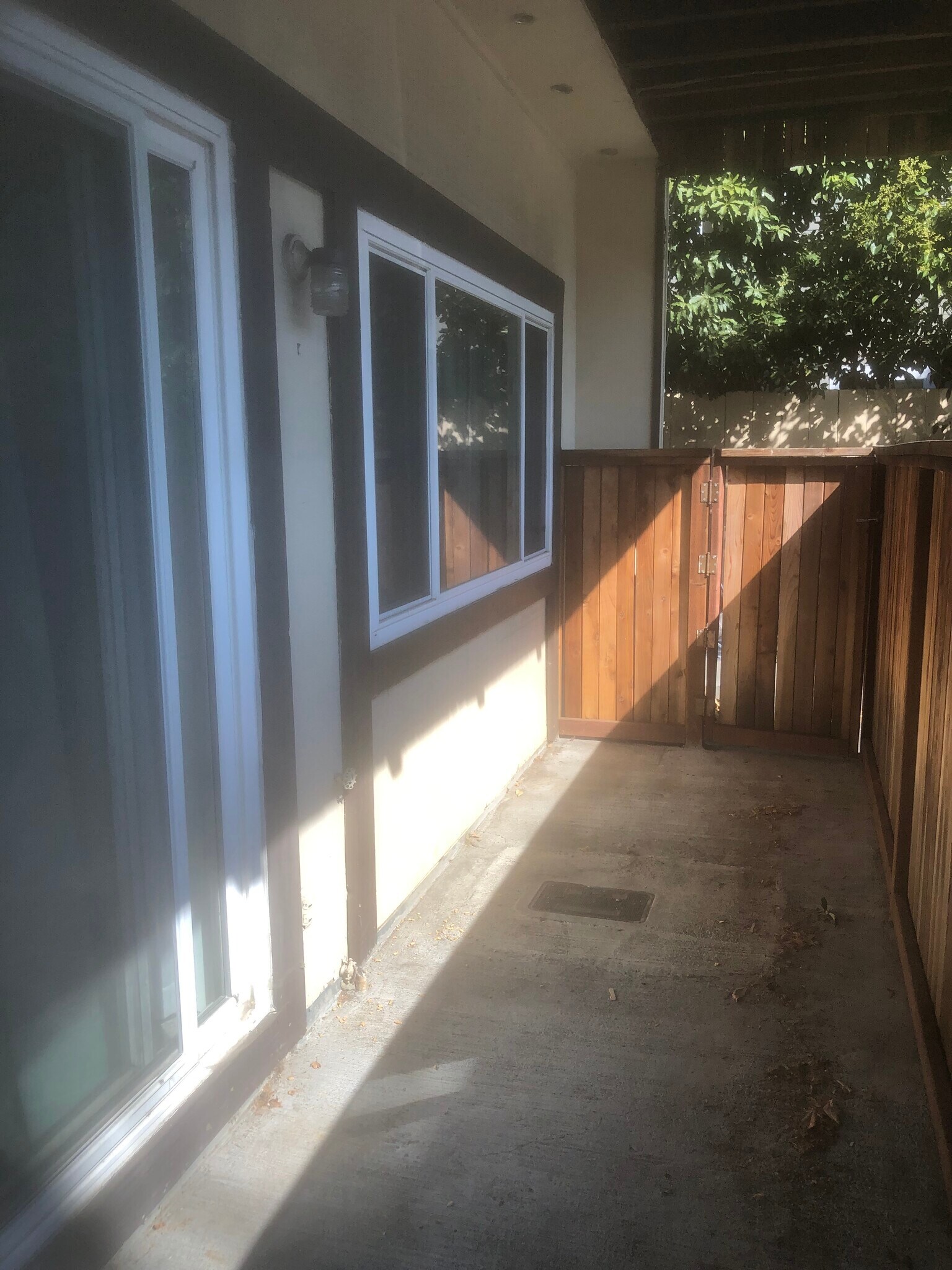 Building Photo - 1222 Sir Francis Drake Blvd