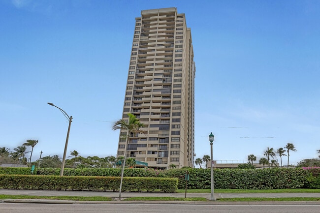 Building Photo - 5600 N Flagler Dr