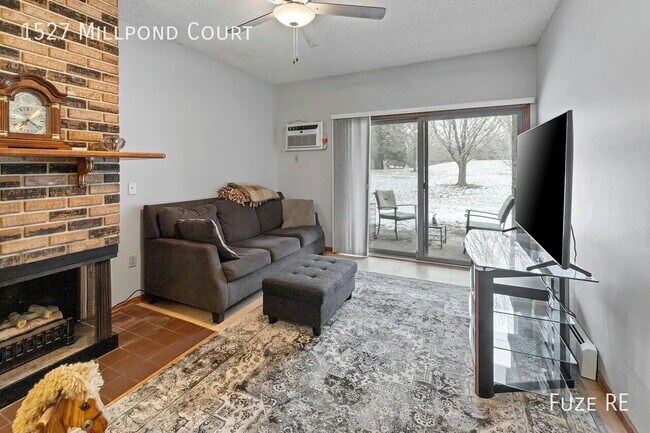 Building Photo - 1527 Millpond Ct
