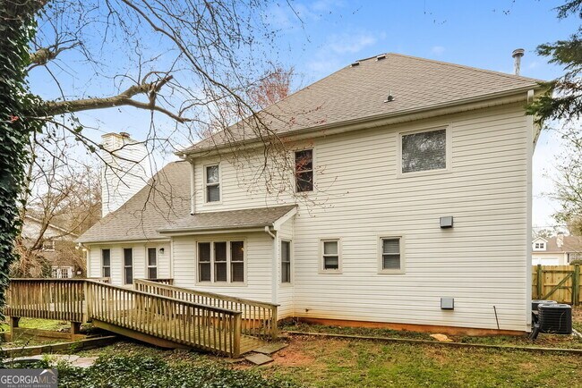 Building Photo - 1798 Poinsettia Dr