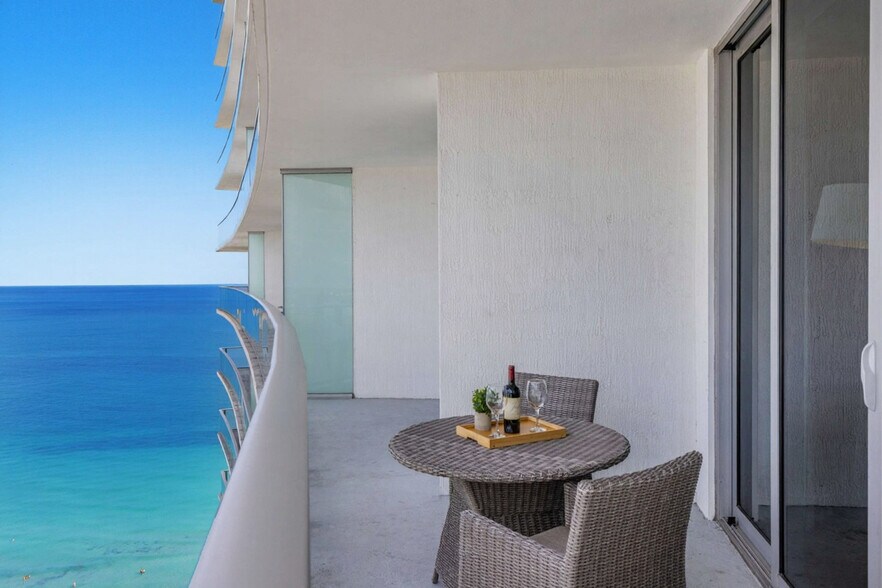 Building Photo - 4111 S Ocean Dr