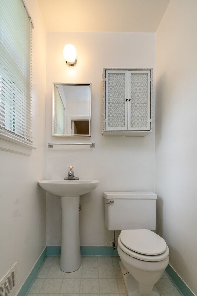 Building Photo - Single Family in Durham- Available Now