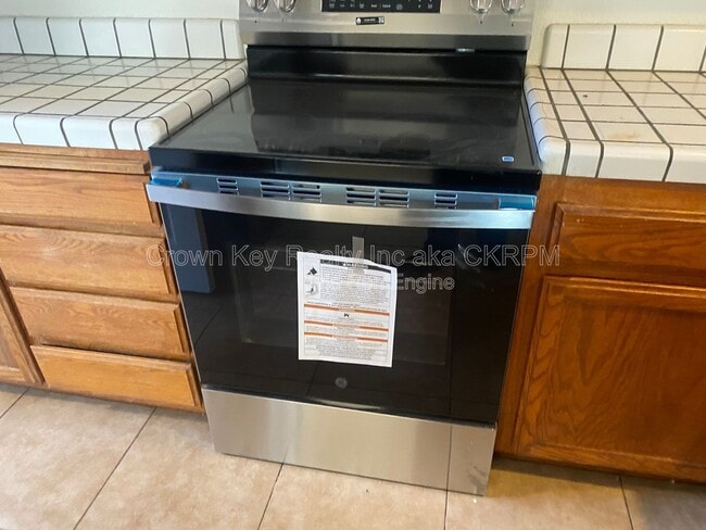 Building Photo - 960 Vallerand Rd