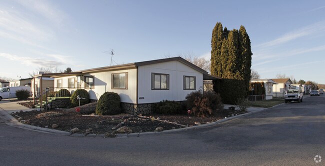 Building Photo - 701 Monte Vista Dr