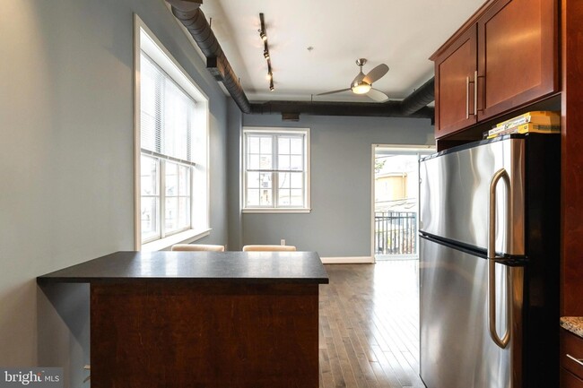 Building Photo - 207 Rector St