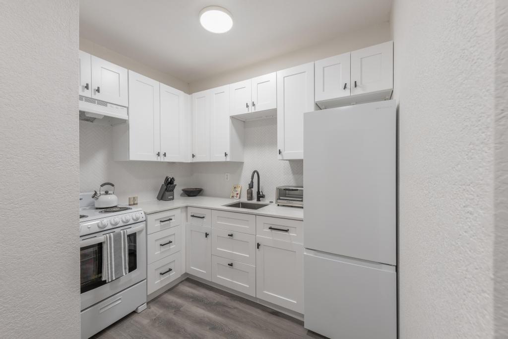 Building Photo - 1805 Briar Hill Dr