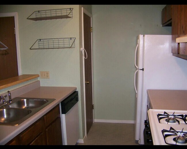 Building Photo - 7605 Woodstone Cove