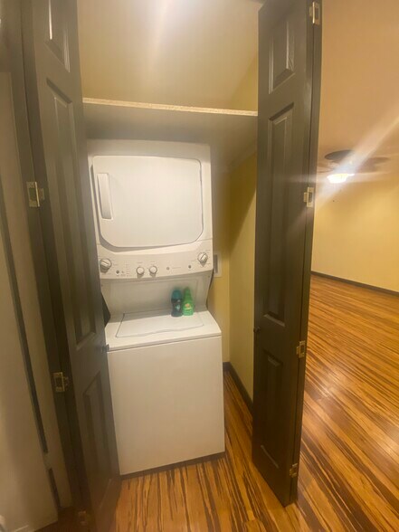 washer dryer in unit - 8710 Delgany Ave