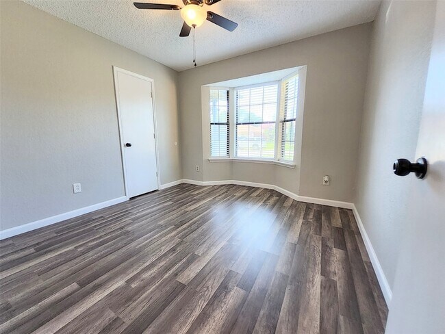 Building Photo - 2641 Berkshire Ln