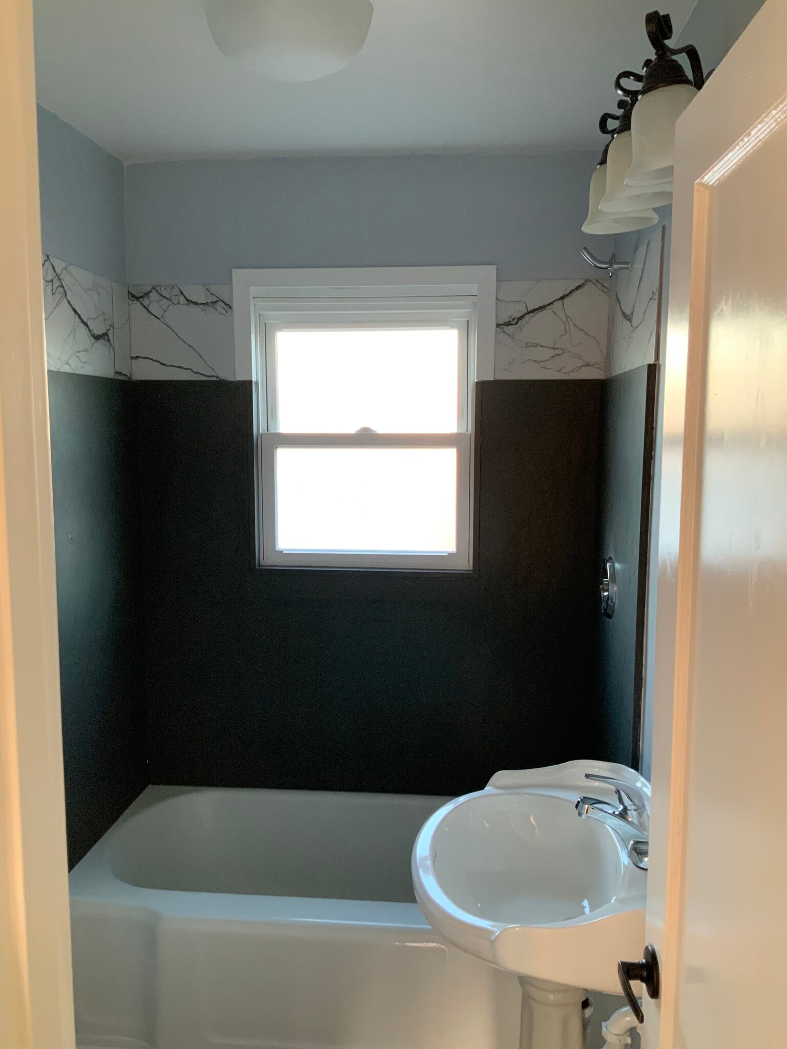 Building Photo - 4400 N Lakewood Blvd