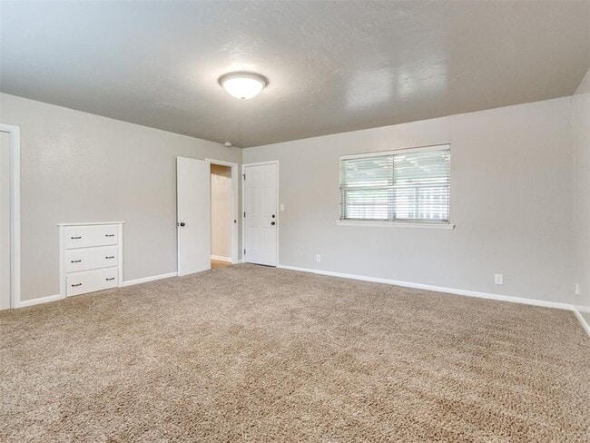 Building Photo - 1617 Avondale Dr