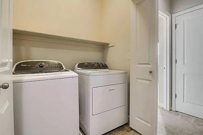Building Photo - Lovely 2 bedroom townhouse in Centennial