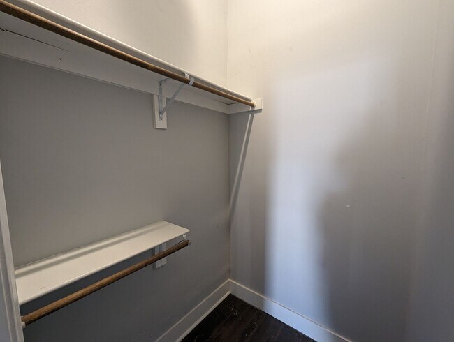 Building Photo - 1 Bedroom/1 Bathroom Loft in Batesville